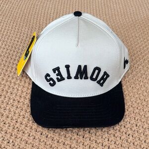 NWT Off White and Black HOWIES Hockey Cap